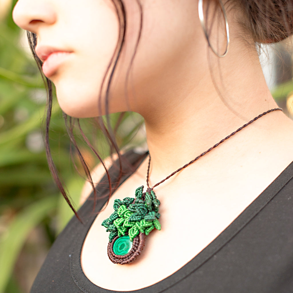 Oasis Macrame Pendant necklace with Malachite Gem Stone handmade embroidered artisanal jewellery jewelry side