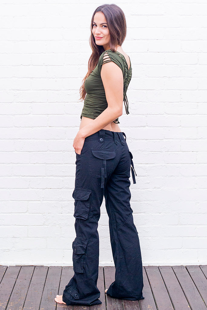 Molecule 45062 Women's Low-Cut Slim-Fit Flared Cargo Pants in Black  side
