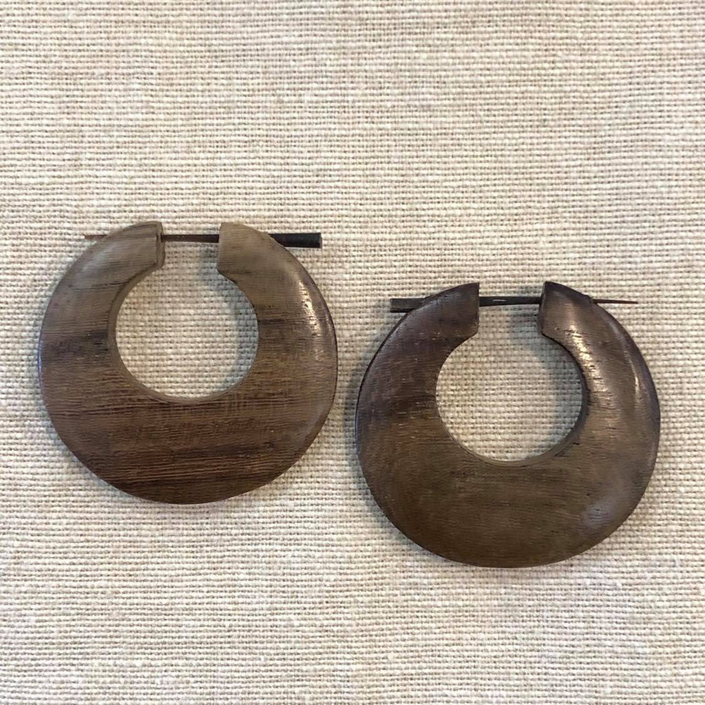 Two earrings crafted from rosewood with a diameter of 36mm